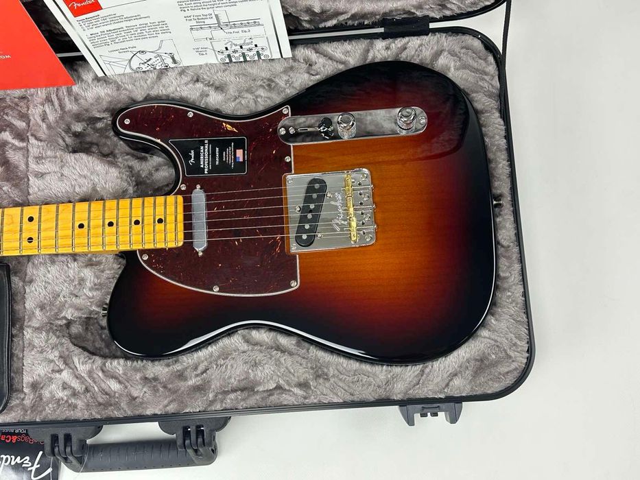2023 Fender American Professional II Telecaster Sunburst (New, 1590$)