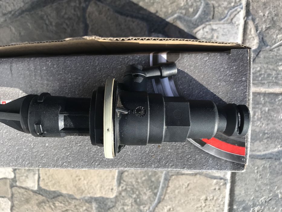 Головний циліндр зчеплення мастер мовано