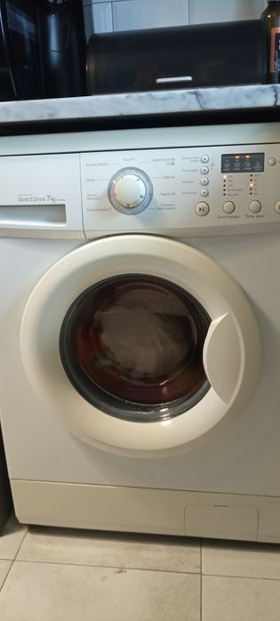 Vendo máquina  LG para lavar roupa,drive direct 7 kg