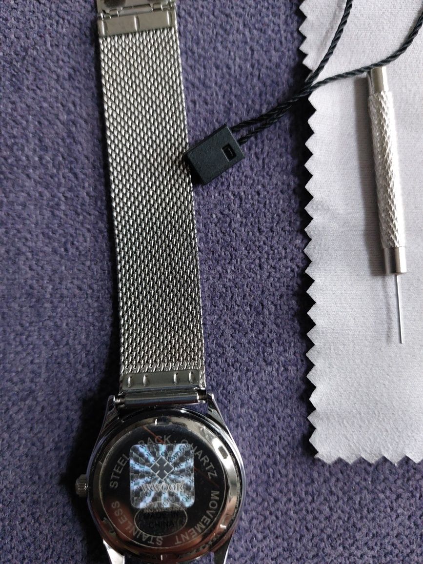 Śliczny zegarek damski srebrny, nowy branzoletka