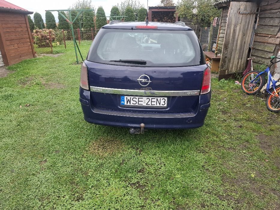 Samochód opel astra h