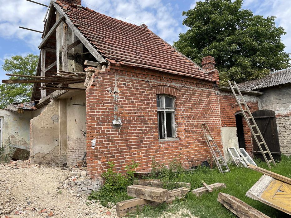 Rozbiórki budynków za materiał z cegły dom wyburzenia rozbiórka cegła