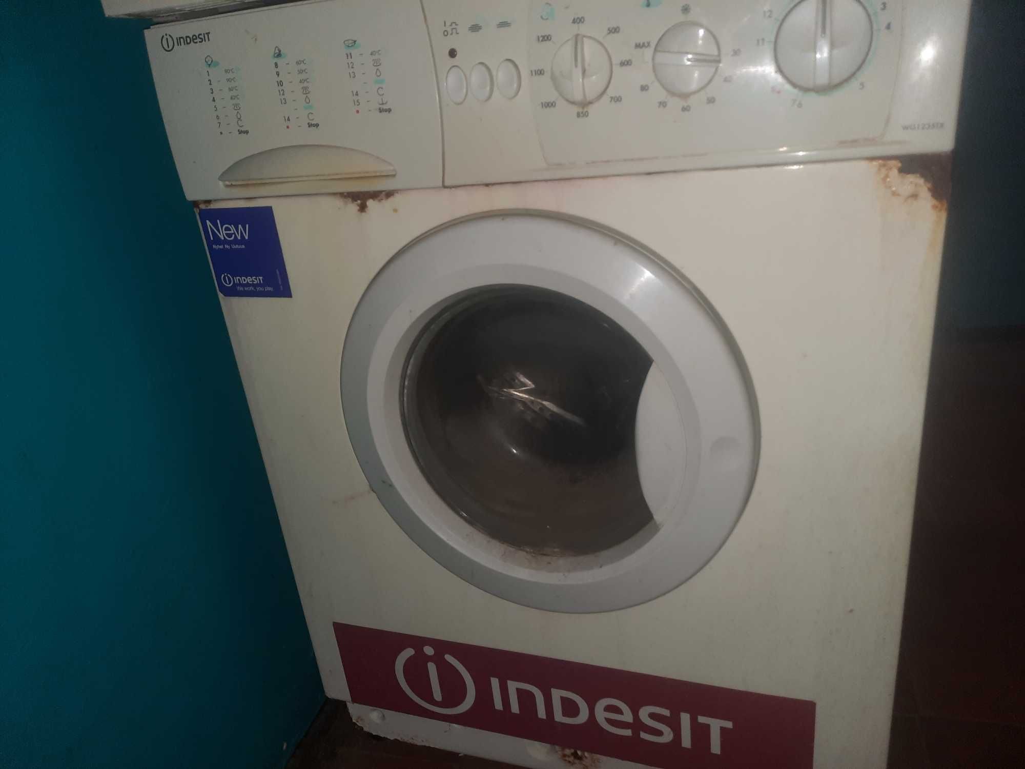 Стиральная машина Indesit