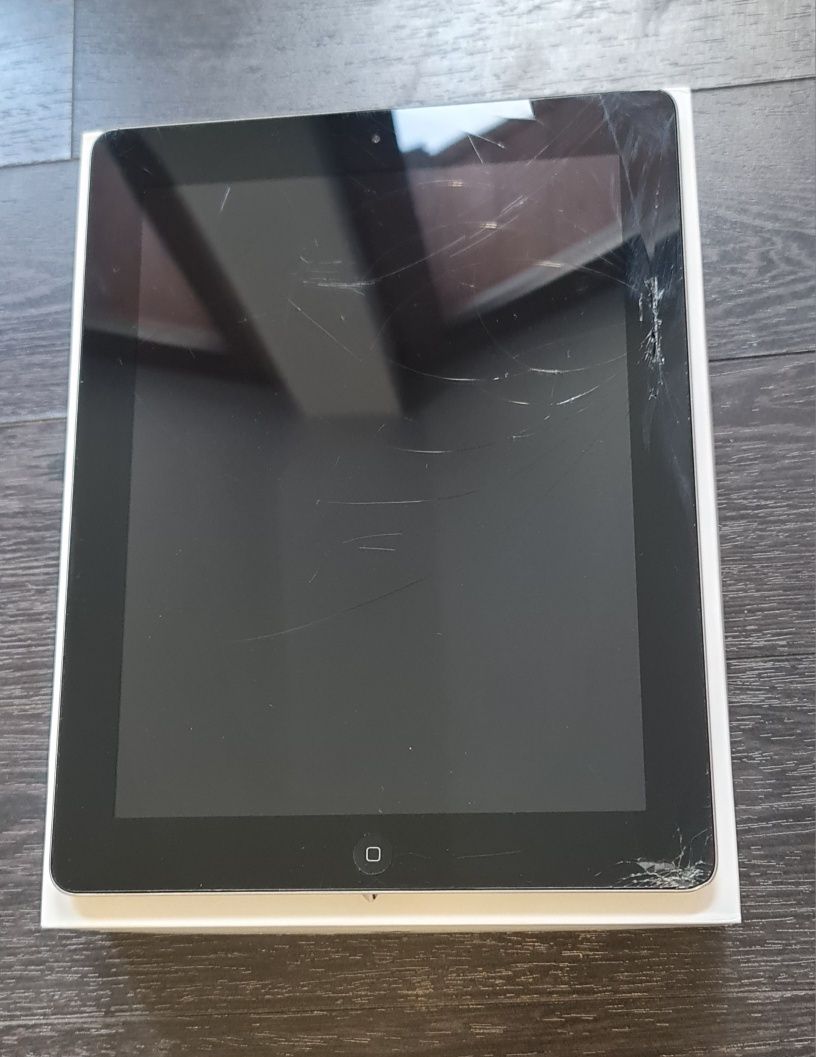 iPad Wi-Fi 16GB Black Model A1416 – Sprawny, z uszkodzonym ekranem!