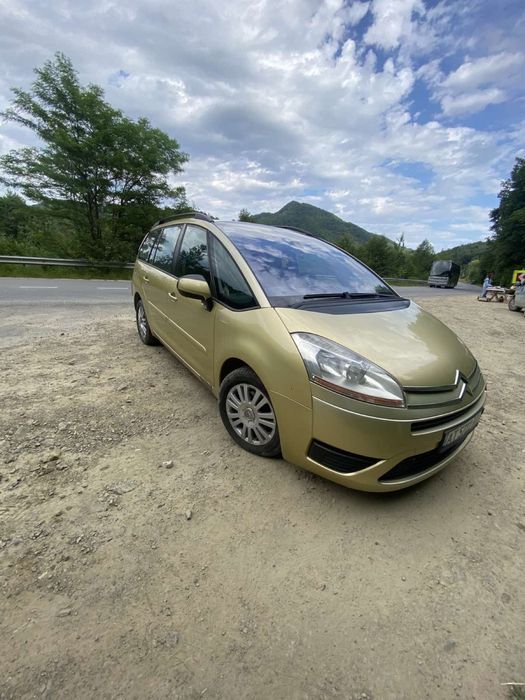 Сімейне авто 7 місне