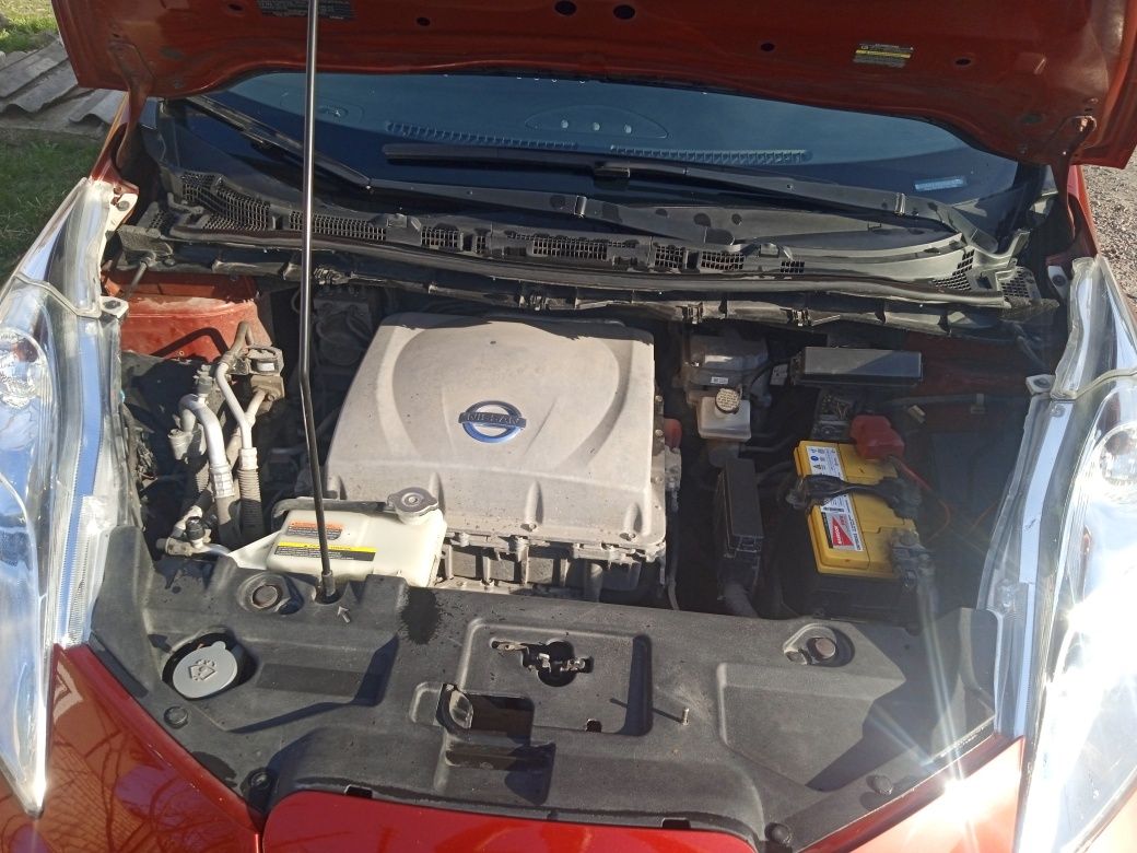 Nissan Leaf 2014 24 кВт