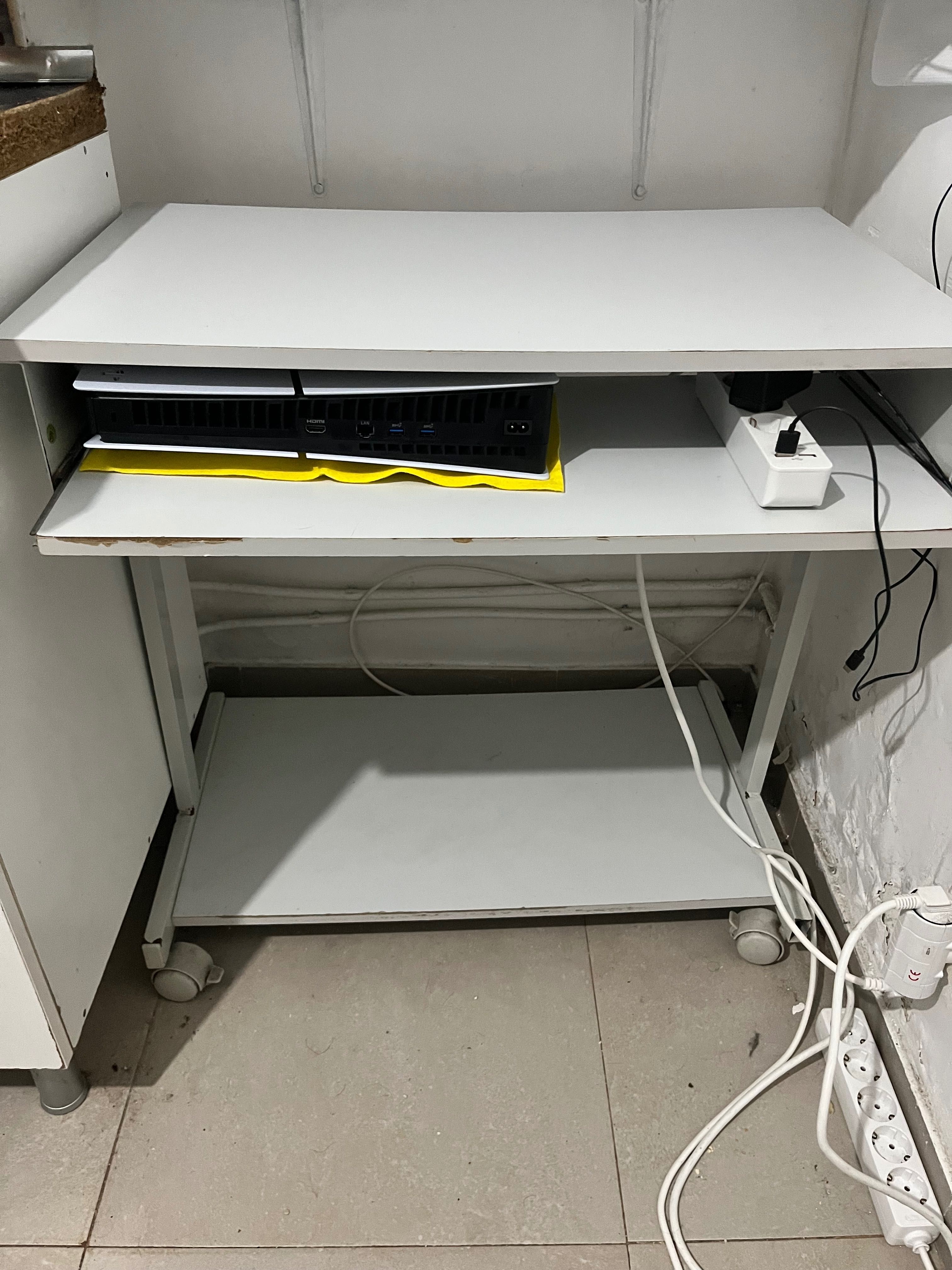 Mesa/secretaria computador