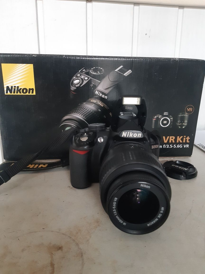 Nikon D3100  фотоаппарат зеркальный