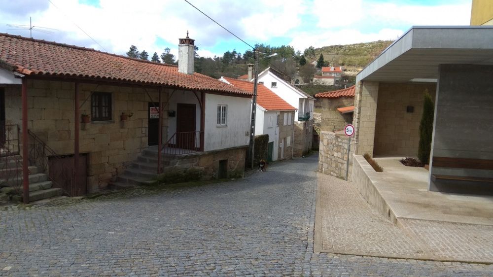 Casa para restauro com terreno Distrito de Viseu