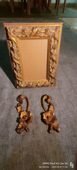 Moldura e apliques ouro