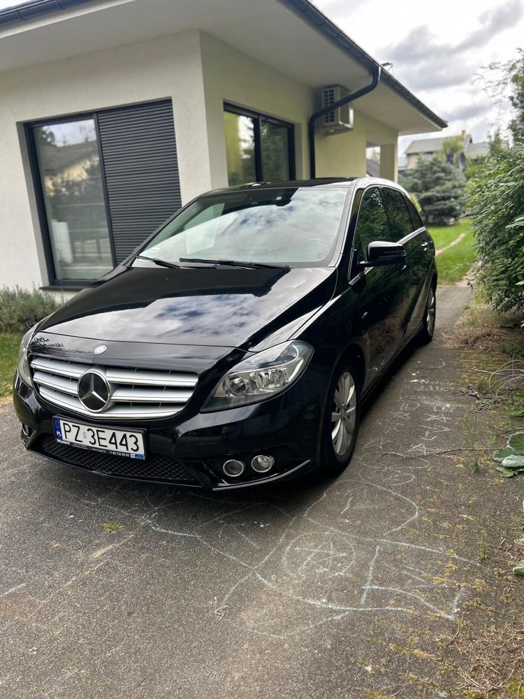 Mercedes Benz 200 b diesel 2012 r. 160000 km przebiegu