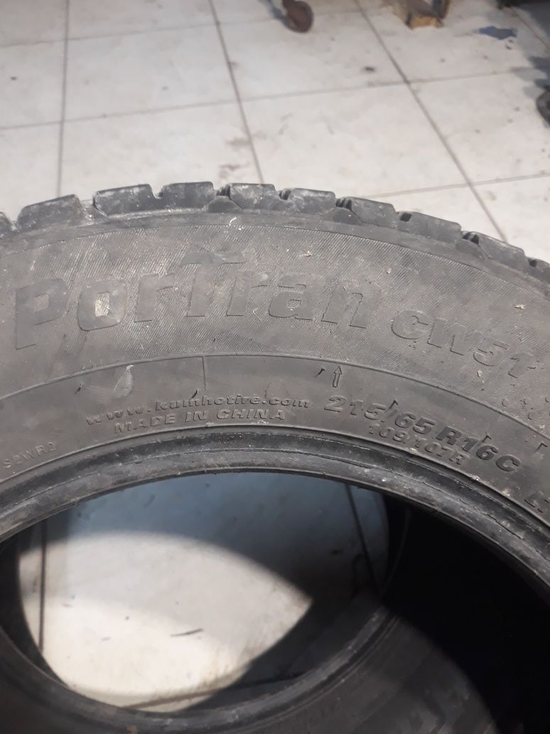 2 Opony zimowe 215/65r16C KUMHO