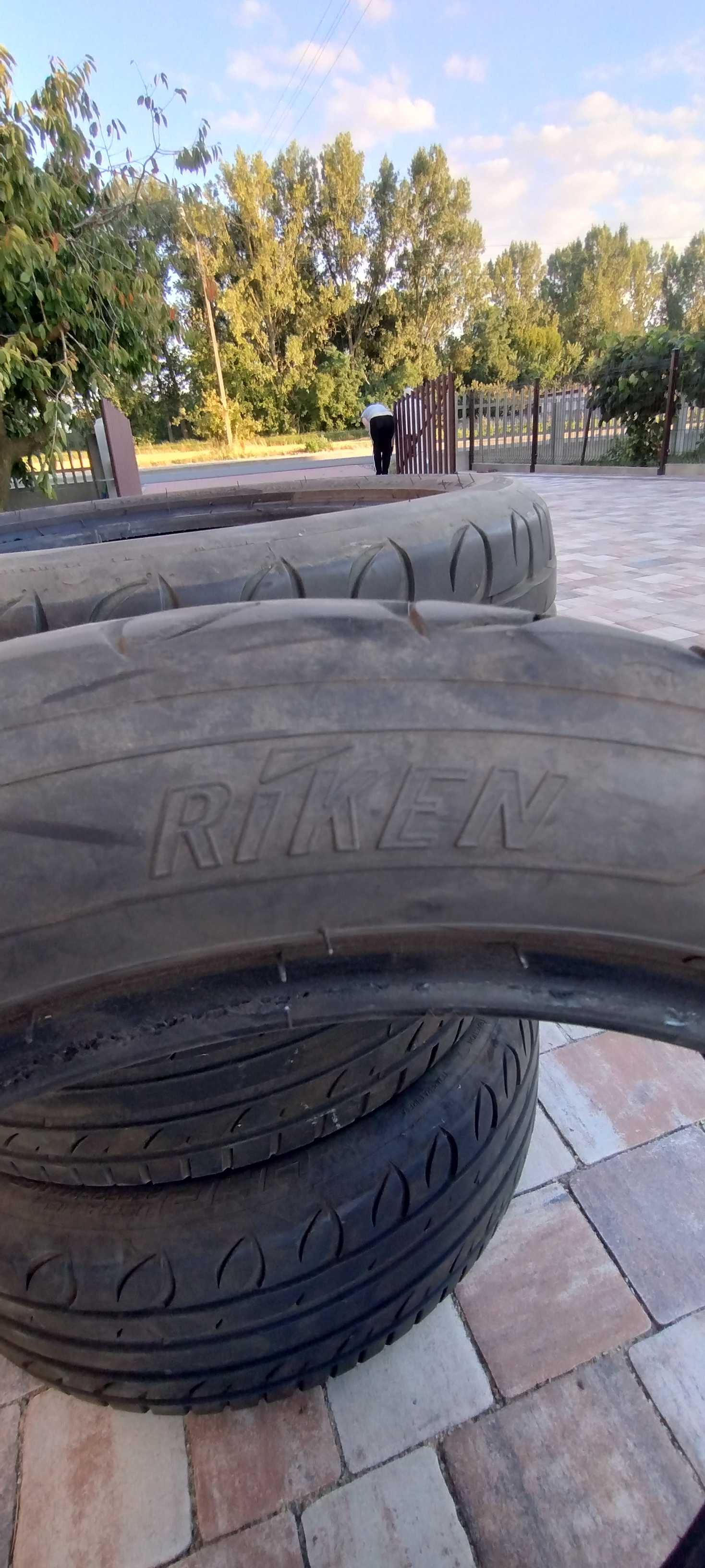 Opona RIKEN 205/50R17