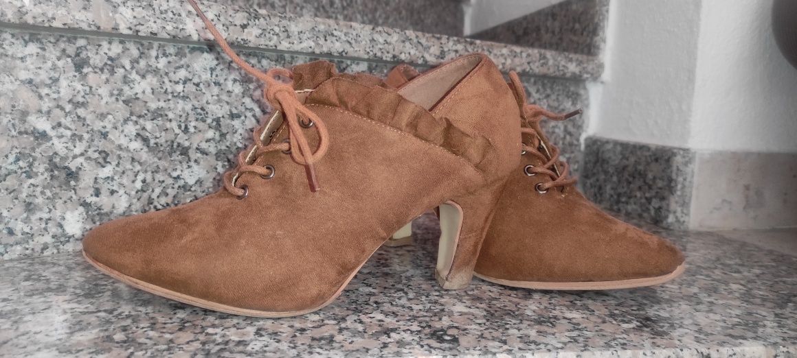 Vendo botas castanhas