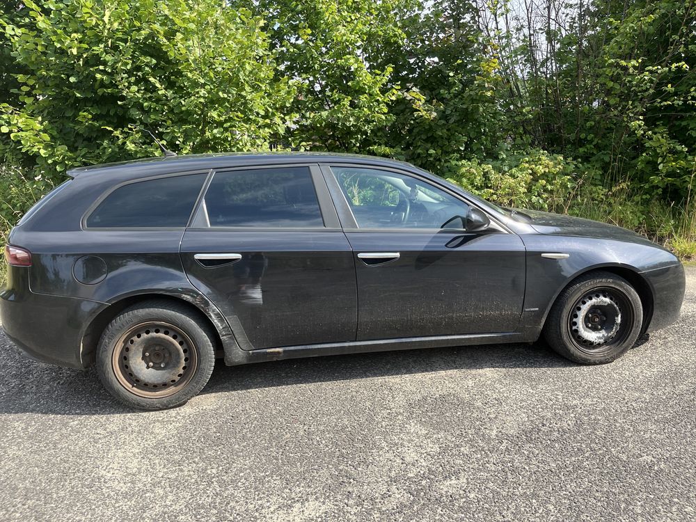 Sprzedam Alfa Romeo 159- uszkodzona