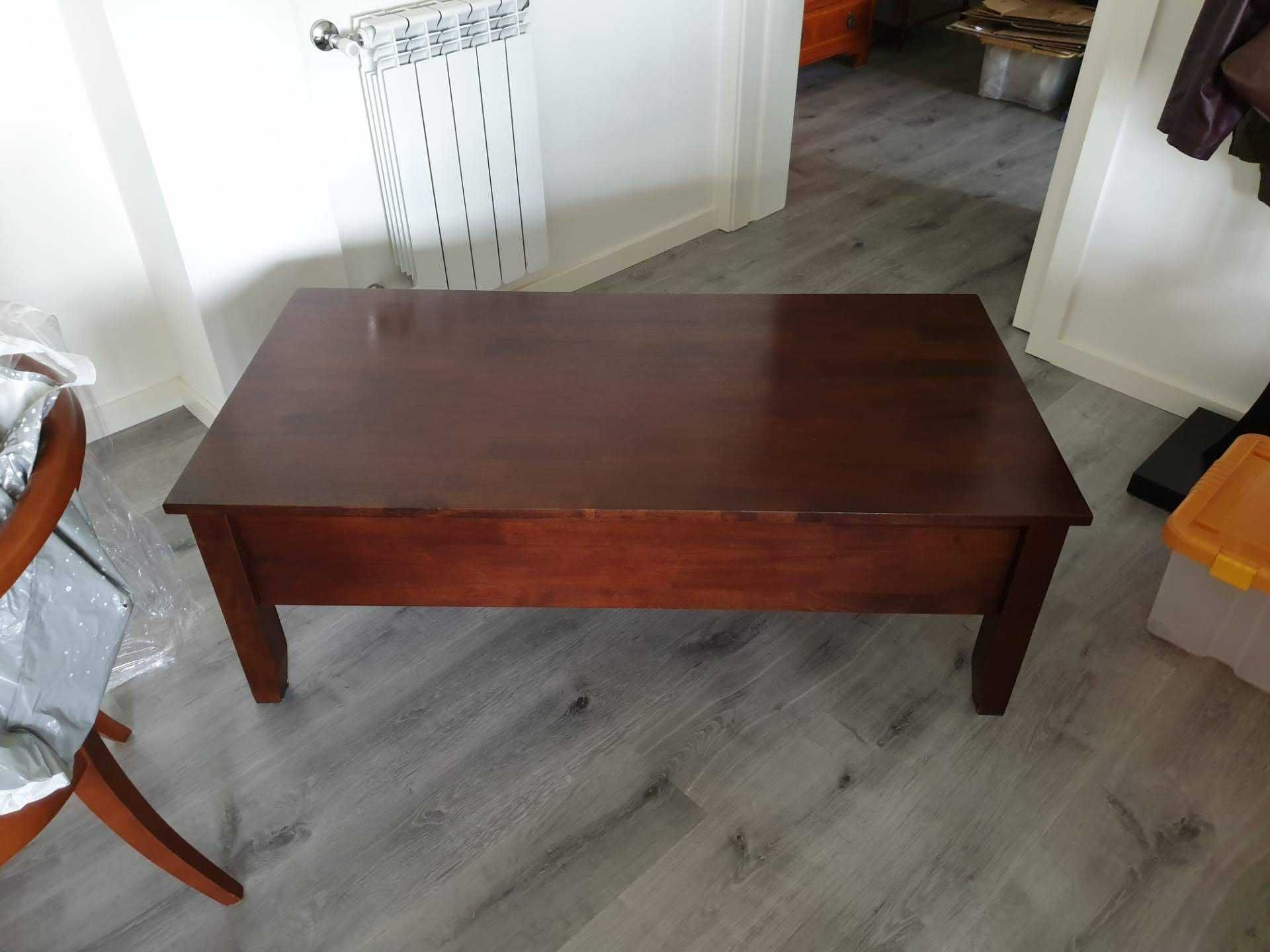 Mesa de centro em madeira