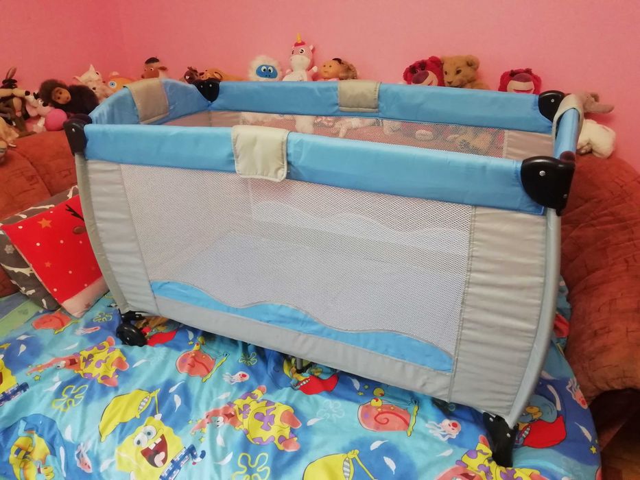 Ліжко-манеж розкладне з функціями сповивання та заколисування
