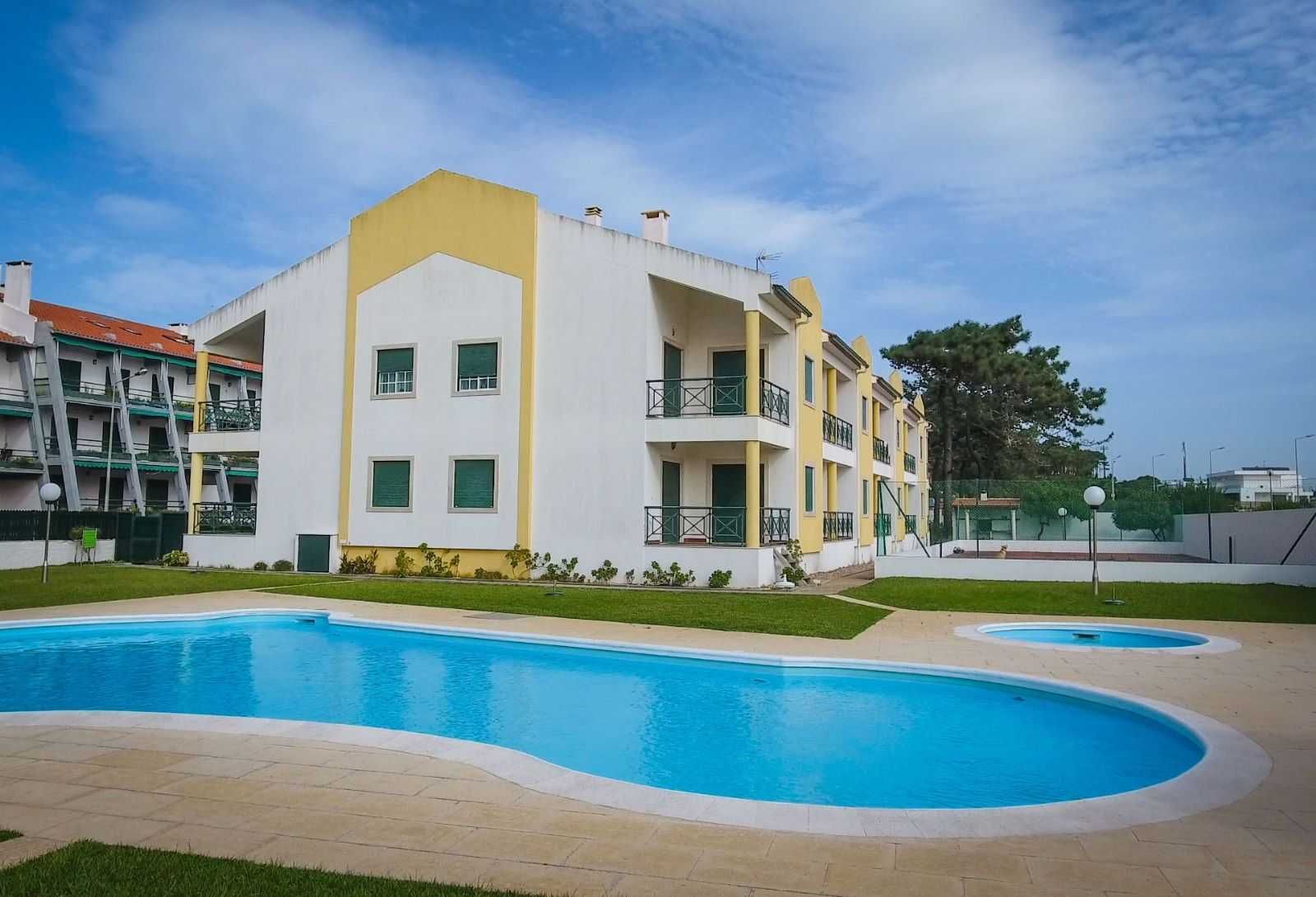 T2 disponível com piscina disponivel de 12 a 19 Julho