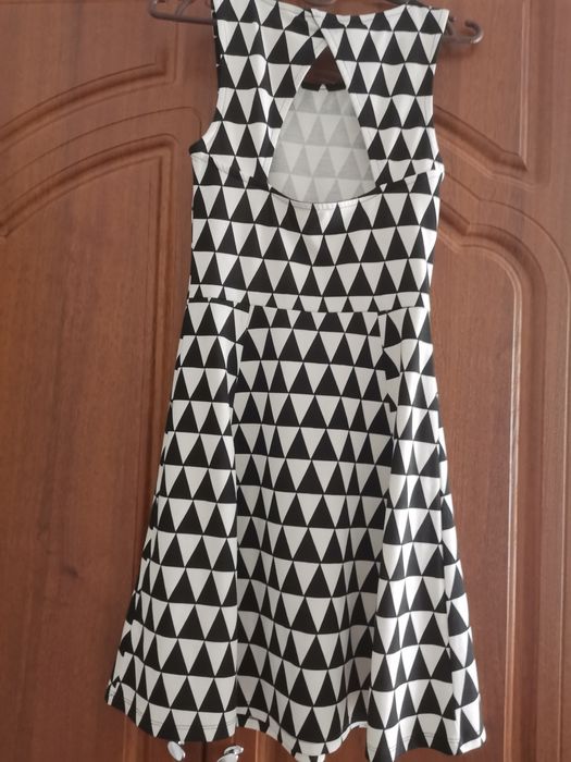 Продам гарну сукню Н&М