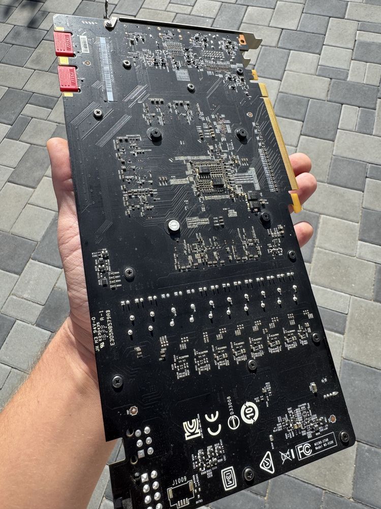Відеокарта MSI GeForce GTX 1070 Armor 8gb (256 bit)
