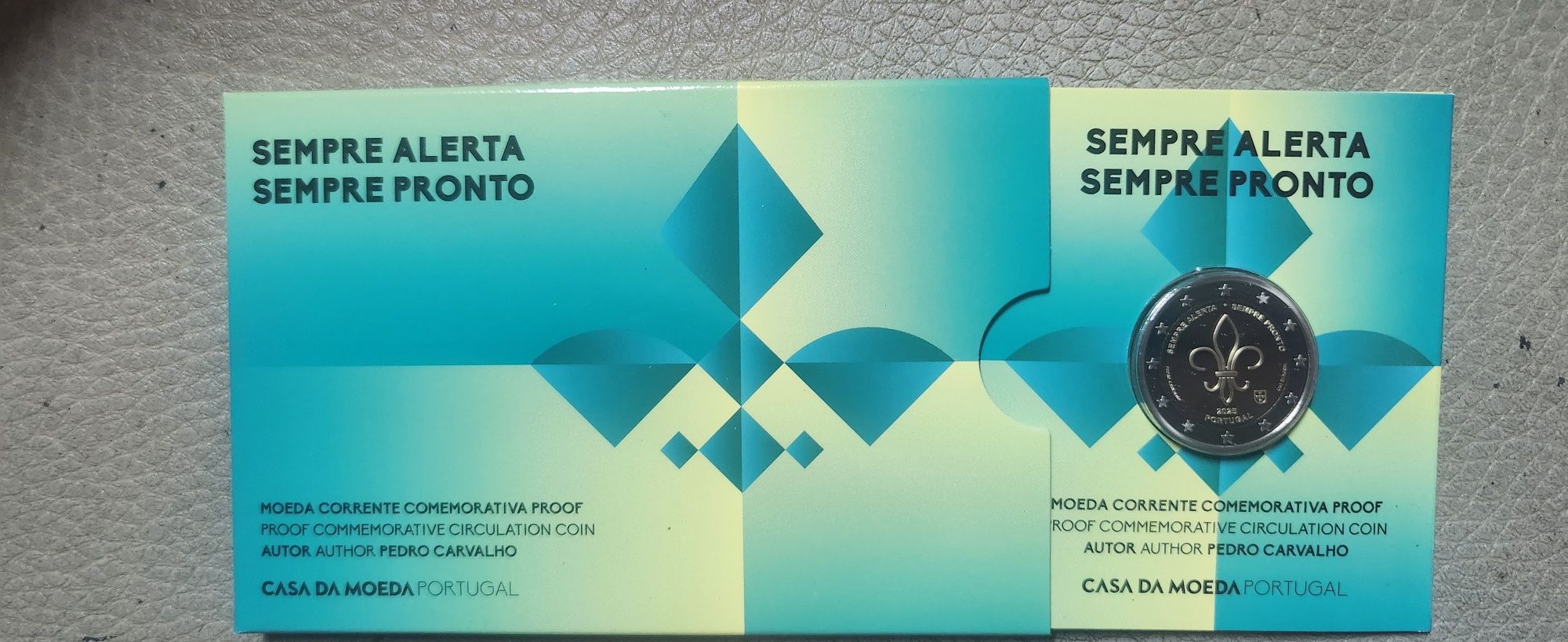 Moeda 2€ proof 2025 comemorativa,  alusiva ao movimento escoteiro.