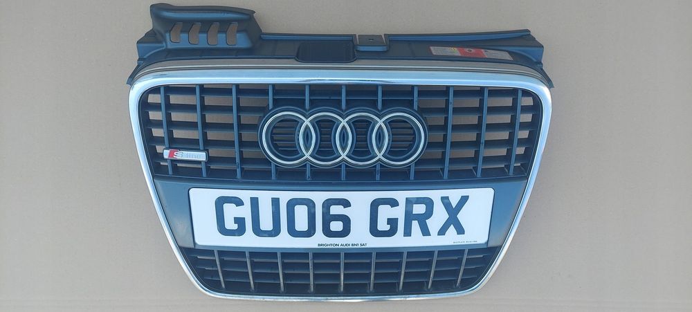 Atrapa Grill +podkładka pod tablicę Audi A4 B7 s-line 8E0853651M