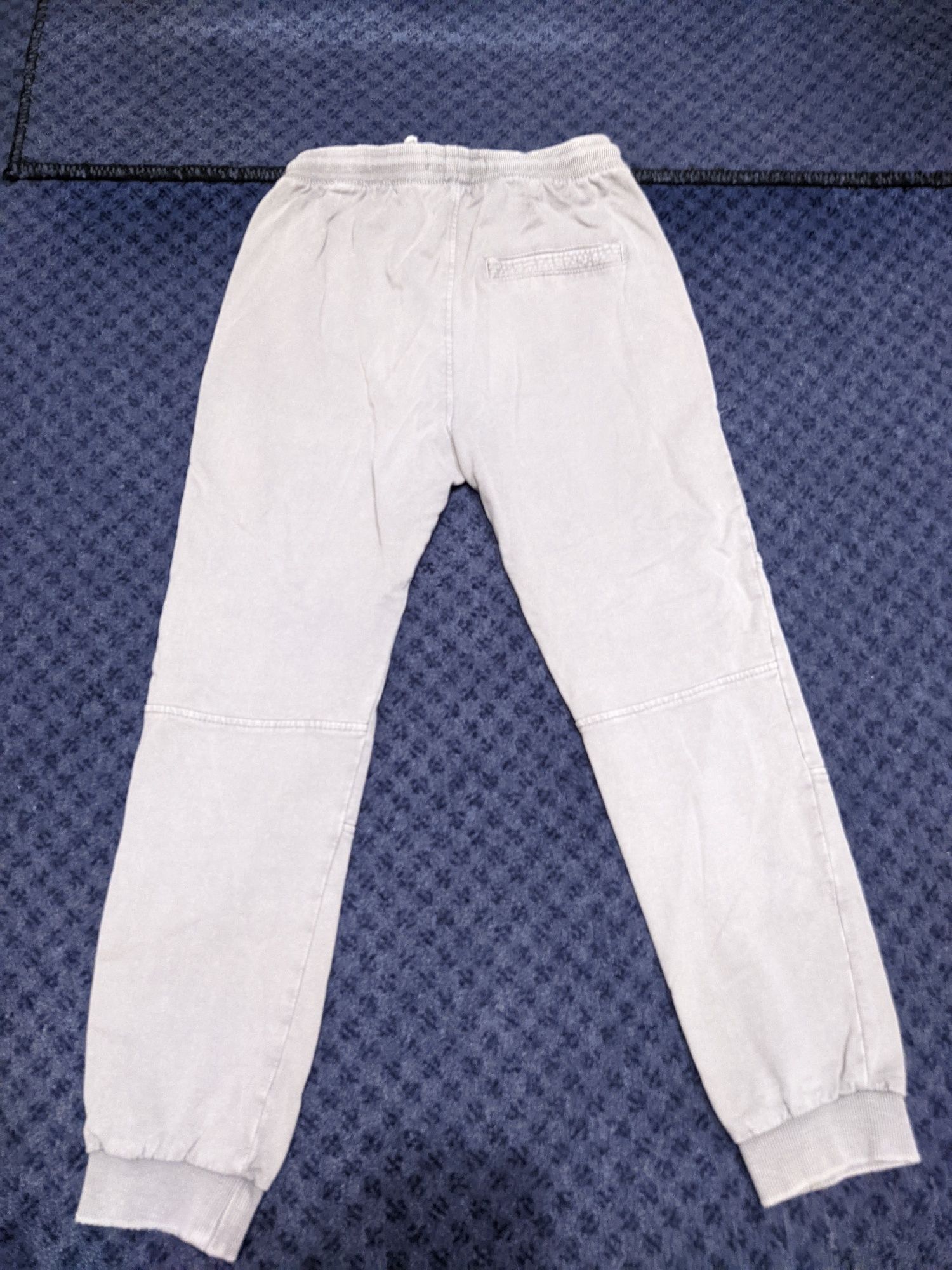 Spodnie dresowe Reserved 140