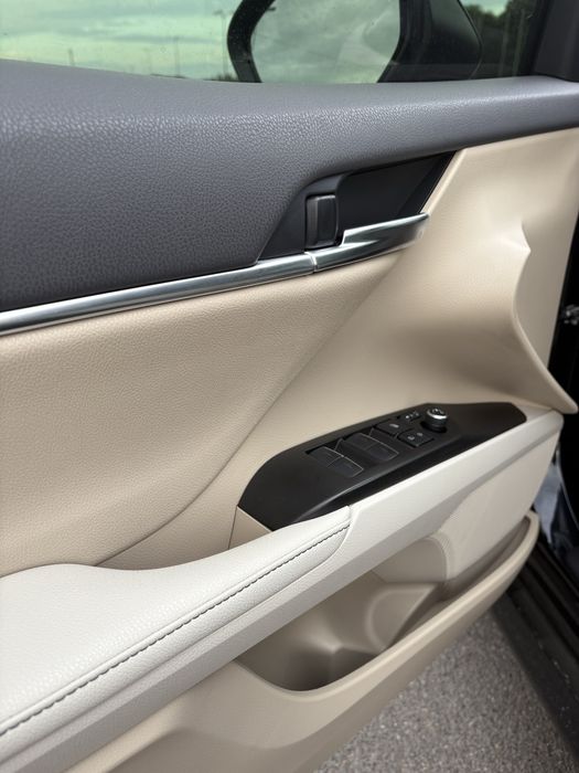 Camry 75 | Офіційний автомобіль