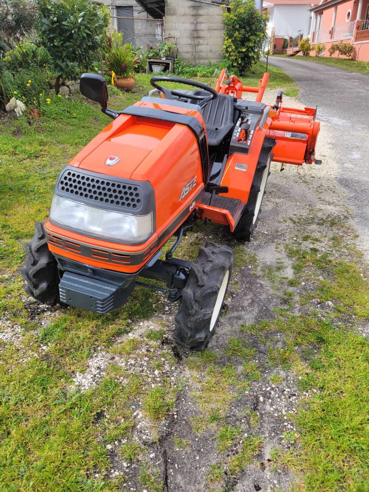 Trator Kubota Aste c/ Frese