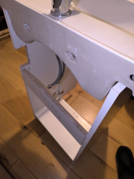 Szafka z umywalką + bateria