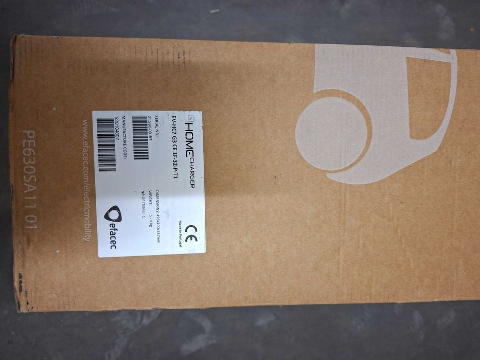 Carregador elétrico EFACEC de 7,4 kW com ficha Type 1