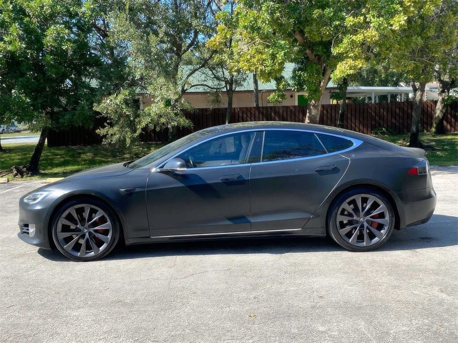 Tesla Model S Long Range Plus      2020