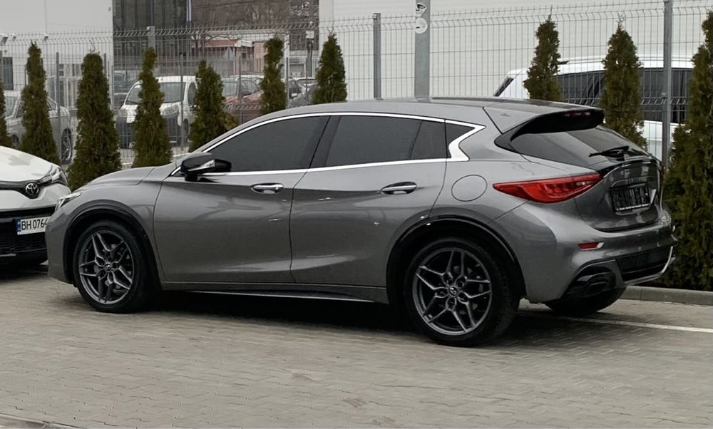 Infiniti Q30 Sport