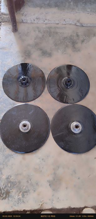 Лівостороні корпуса до плуга