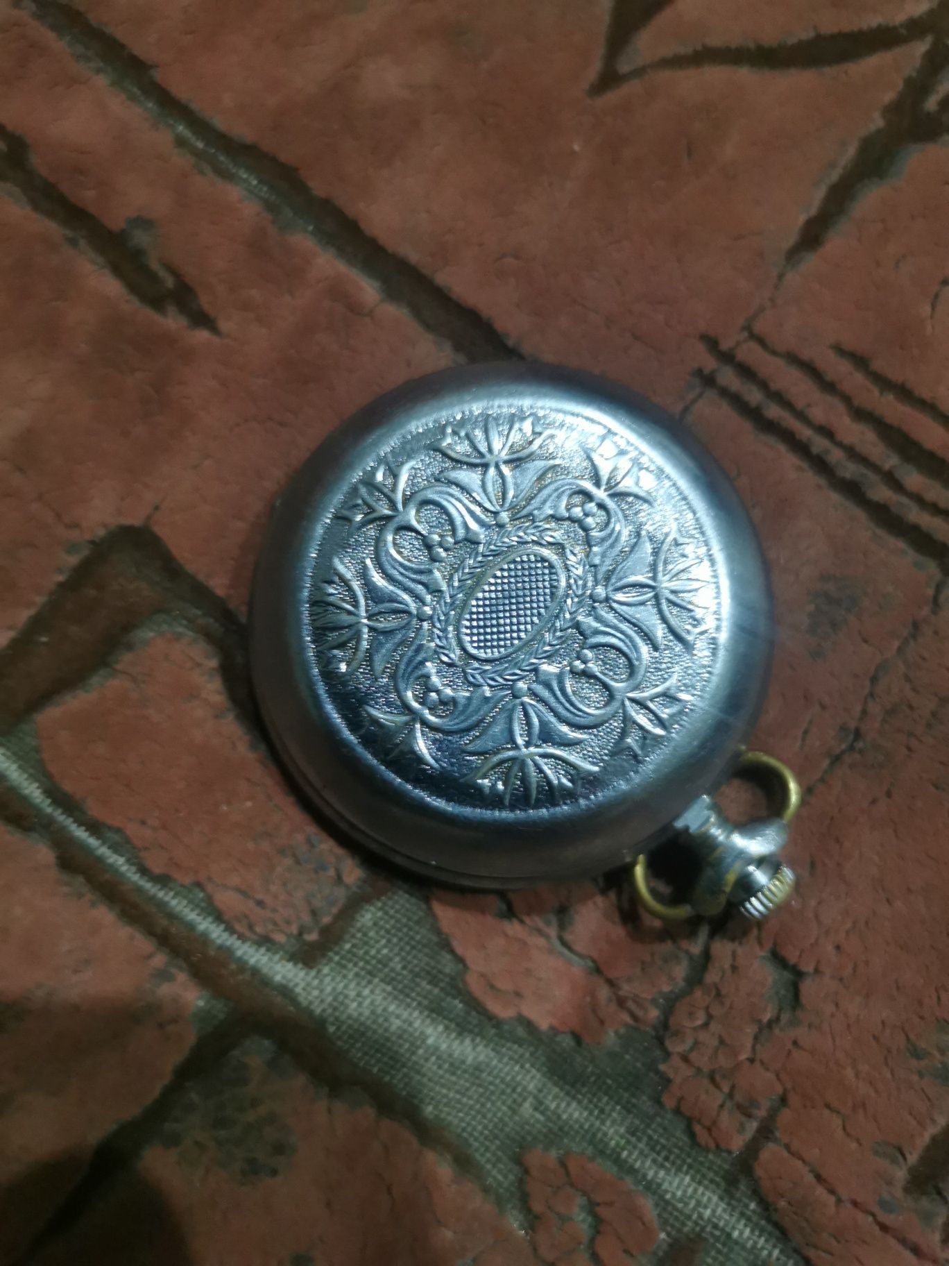 Продам кишеньковий годинник молнія
