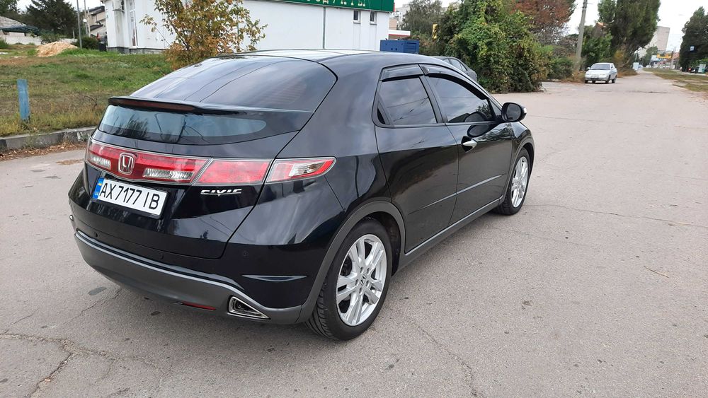 Honda Civic 5D 2010 р 1.8 АТ газ 96000 км пробіг