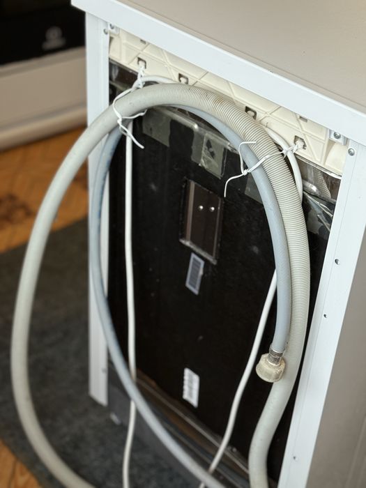 Продам посудомийну машину