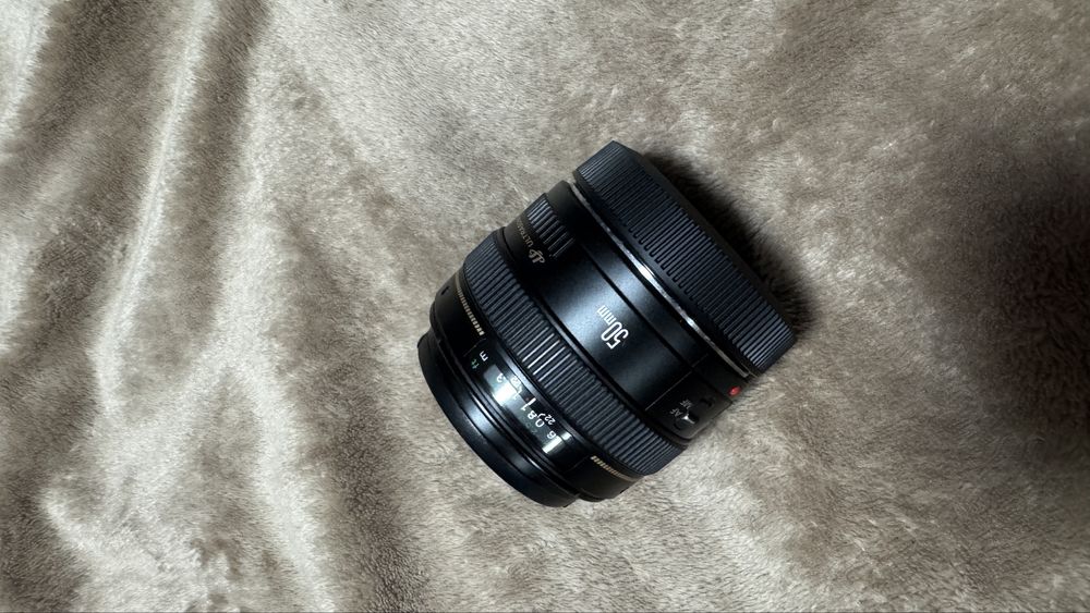 Обʼєктив Canon 50 mm 1.4