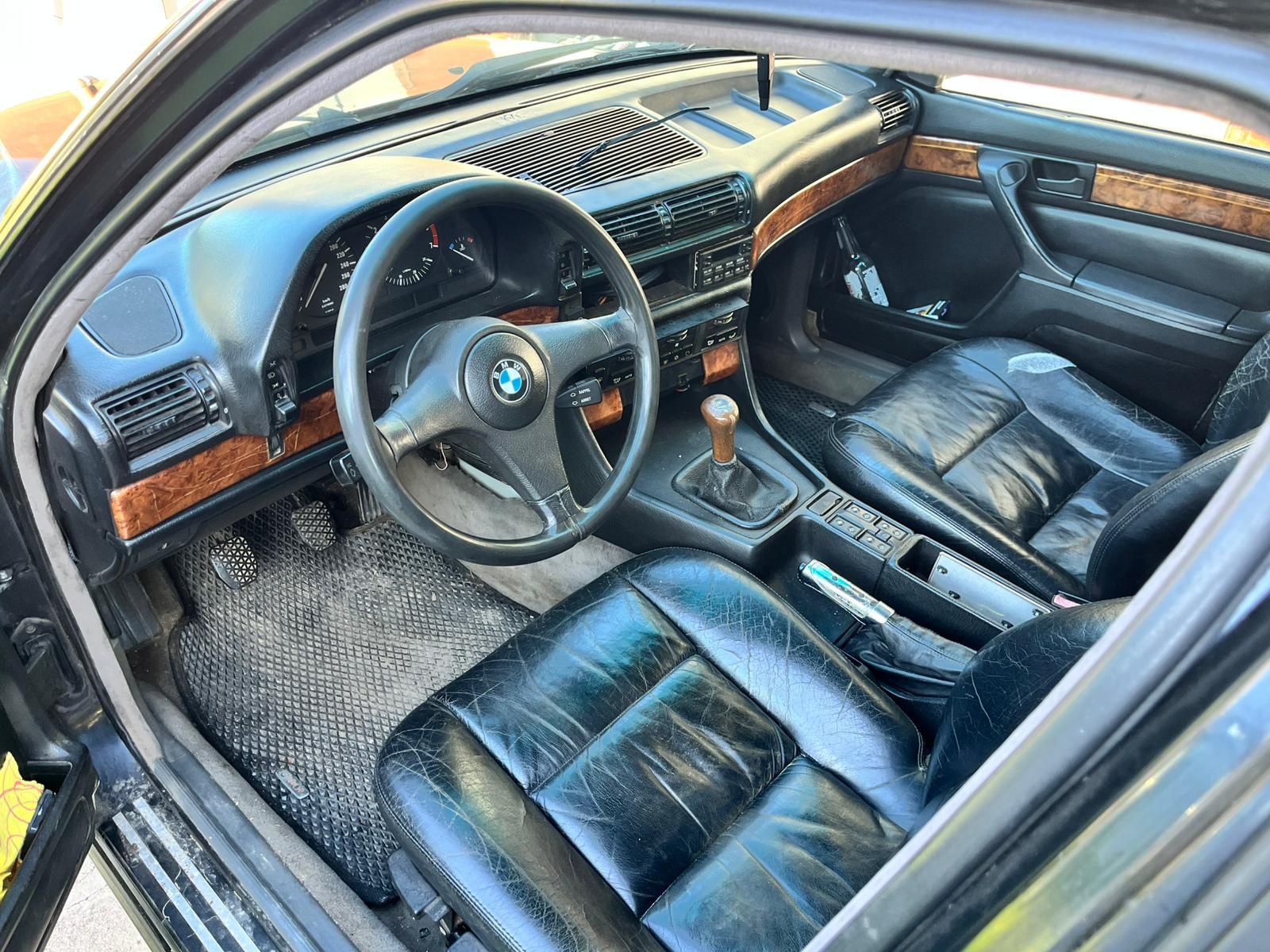 BMW e32 3.5 manual