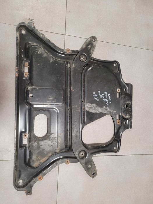 Osłona pod silnik metalowa płyta BMW F30/F31 2.0 Diesel 2015 rok