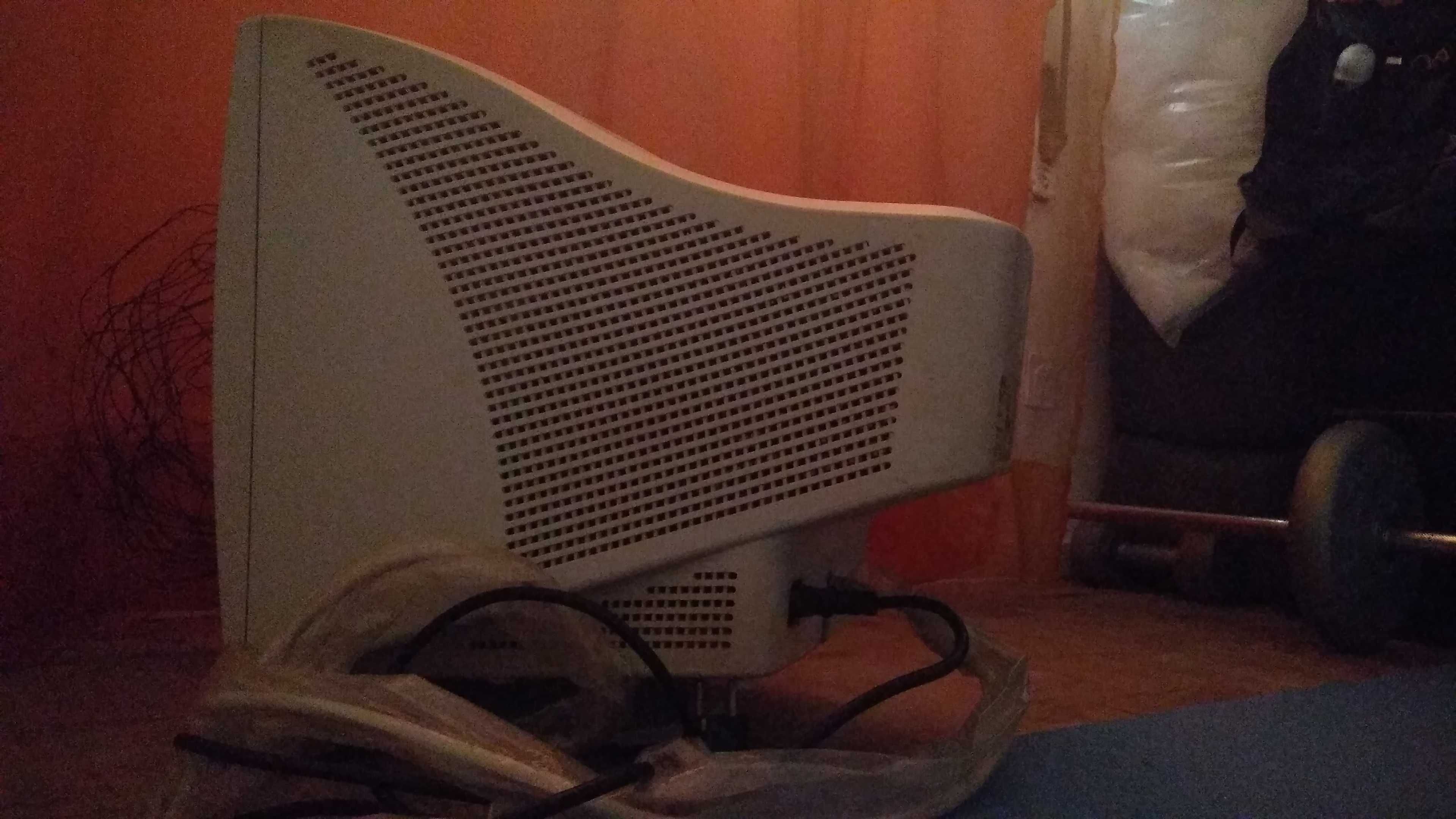 Monitor CRT 701S