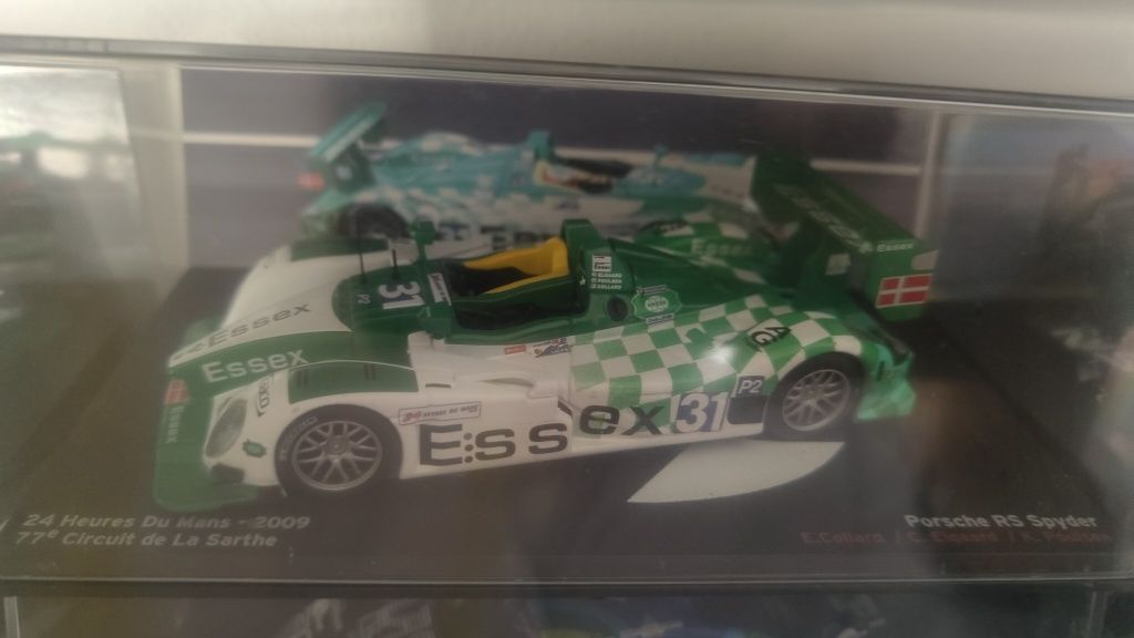 Vendo miniaturas Porsche 911 GT3 e Porsche RS Spider