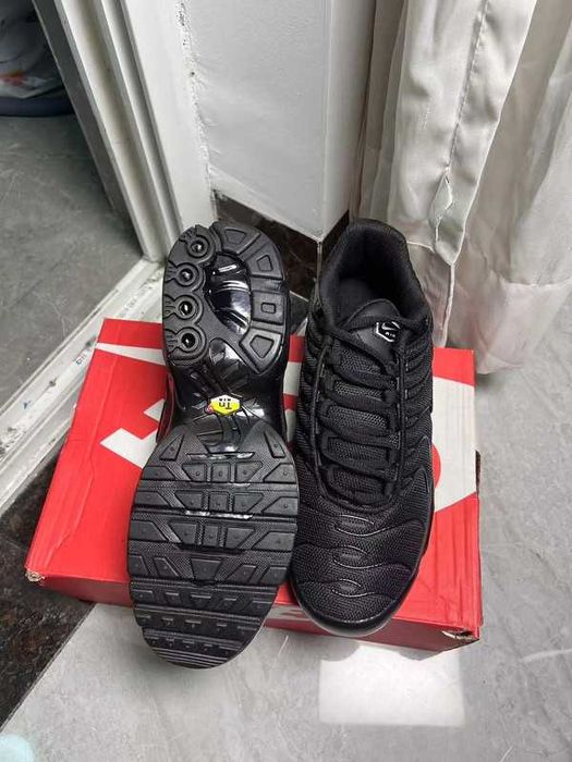 Buty meskie Mokasyny Nike_Air_Max_TN_Plus_czarny R.44