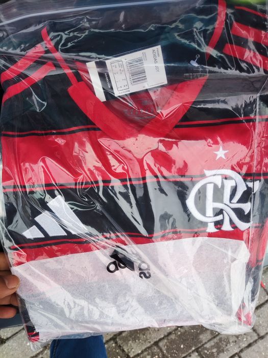 T-shirts clubes e seleções 2025