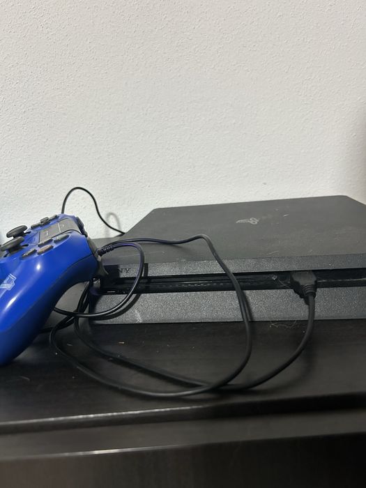 Vendo PS4 400G memoria