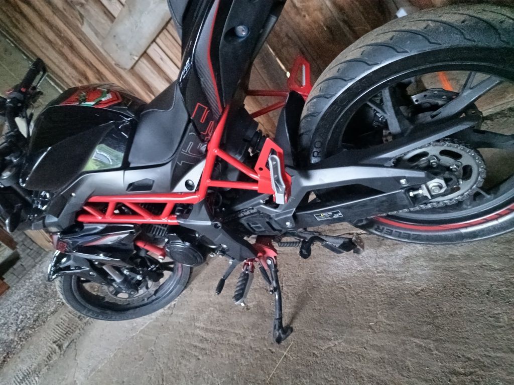 Motocykl Benelli BN 125