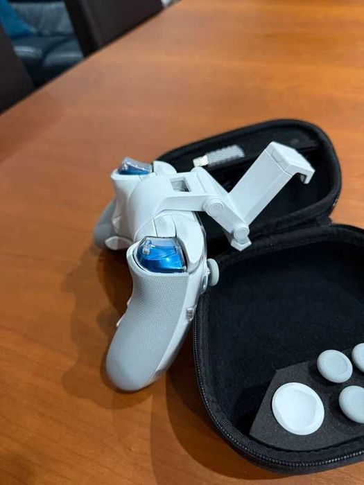 Comando Flydigi Apex 5 com Bolsa, Phone Mount e Replacement Sticks