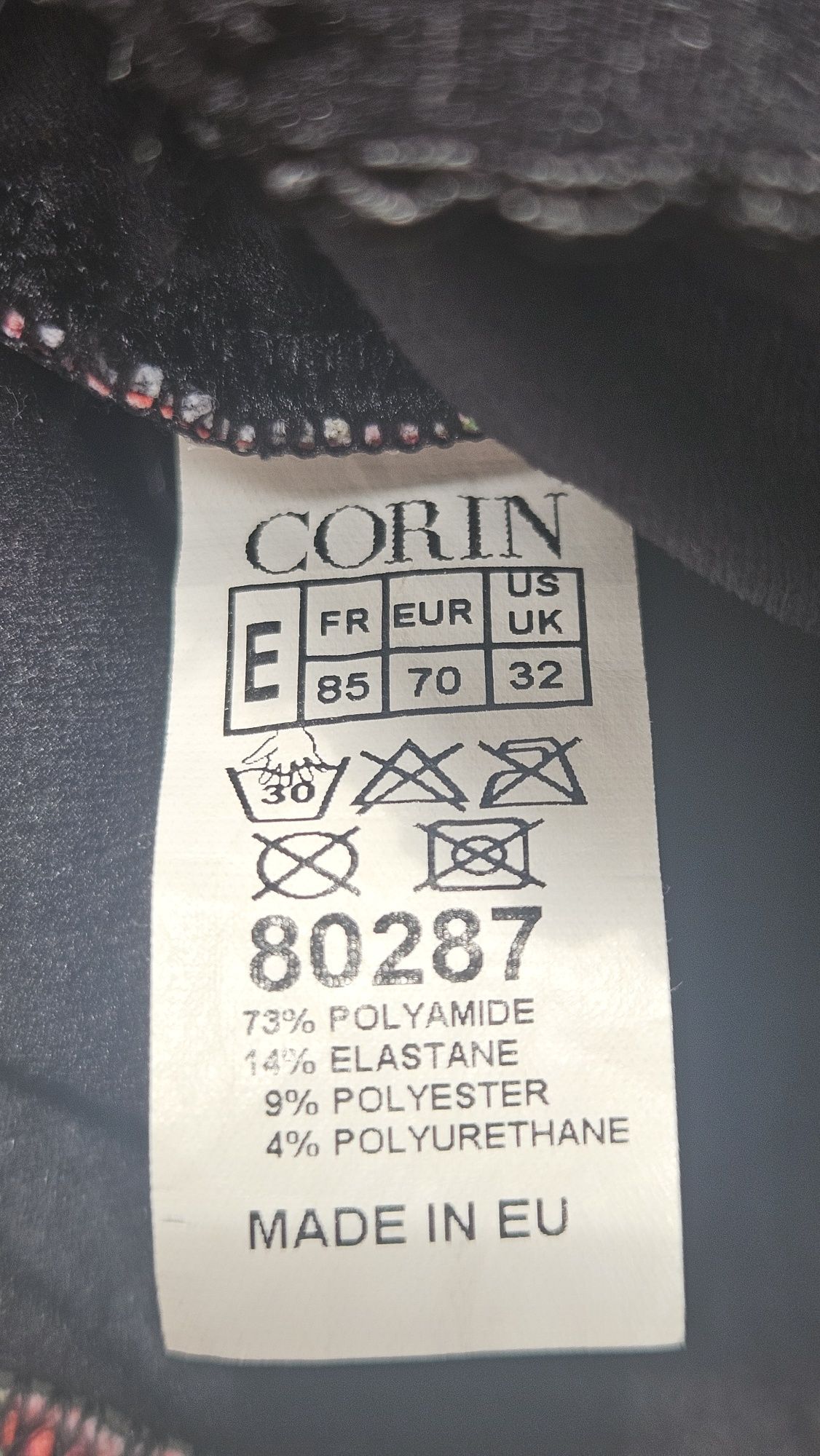 Strój  modelujący CORIN 36 jak nowy + narzutka