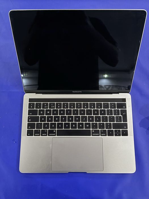 MacBook Pro 13 A1706
