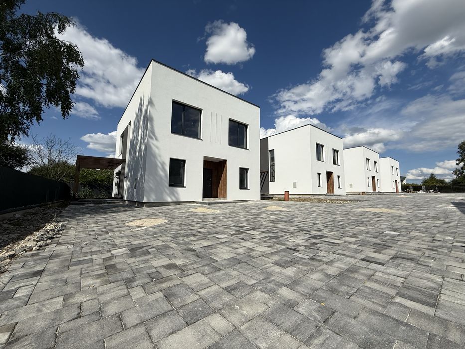 Продаж від власника 4 сучасні будинки в клубному містечку Qvartet